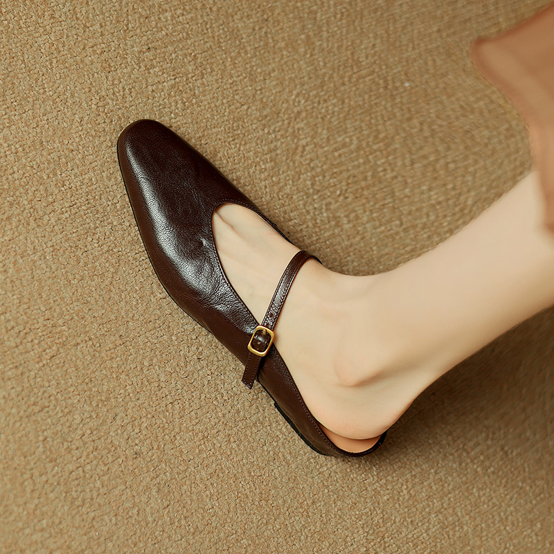 French Retro Genuine Leather Height-Increasing Slip-On Mules for Women - Comfortable Flat-Toe Half Slippers French Retro Genuine Leather Height-Increasing Slip-On Mules for Women - Comfortable Flat-Toe Half Slippers