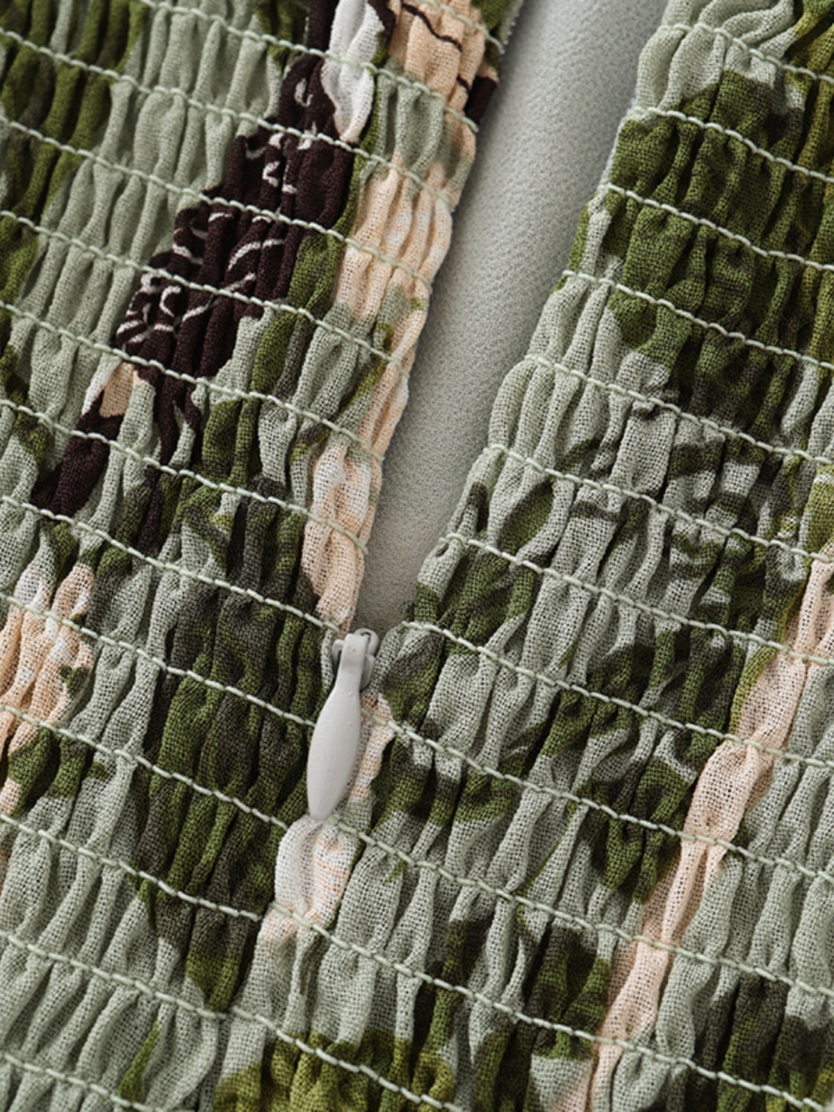 French-Style Green Sling Dress - Summer 2025 Women's Slim Fit Vacation Dress French-Style Green Sling Dress - Summer 2025 Women's Slim Fit Vacation Dress