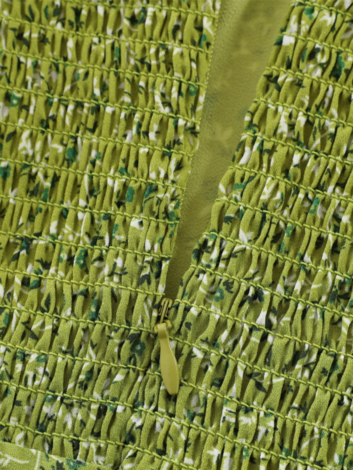 French-Style Green Spaghetti Strap Vacation Dress for Petite Women - 2025 Summer Fashion French-Style Green Spaghetti Strap Vacation Dress for Petite Women - 2025 Summer Fashion