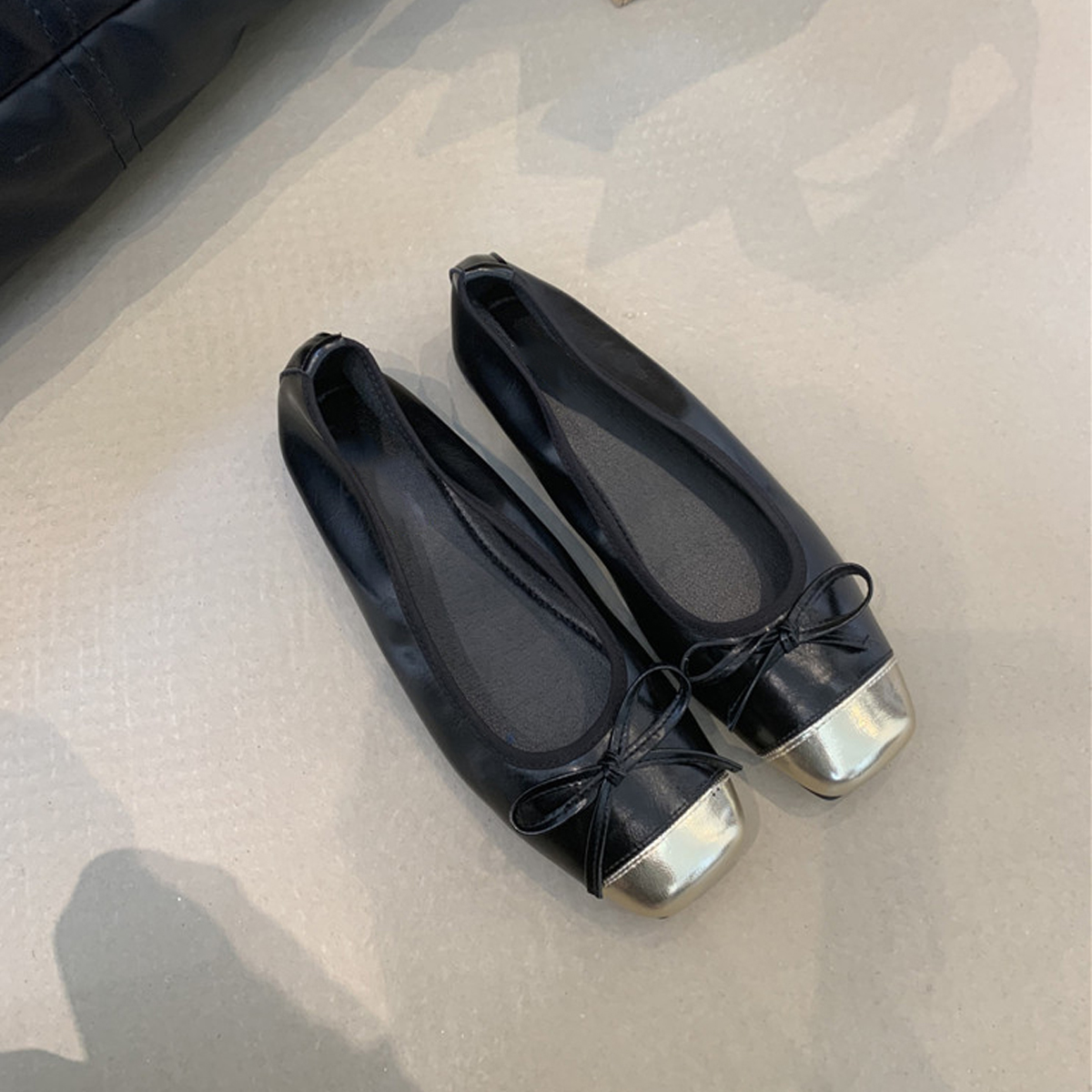 French-Style Sheepskin Ballet Flats for Women - Versatile Square Toe Shallow Mouth Shoes, Gentle Comfort, Classic Grandma Style