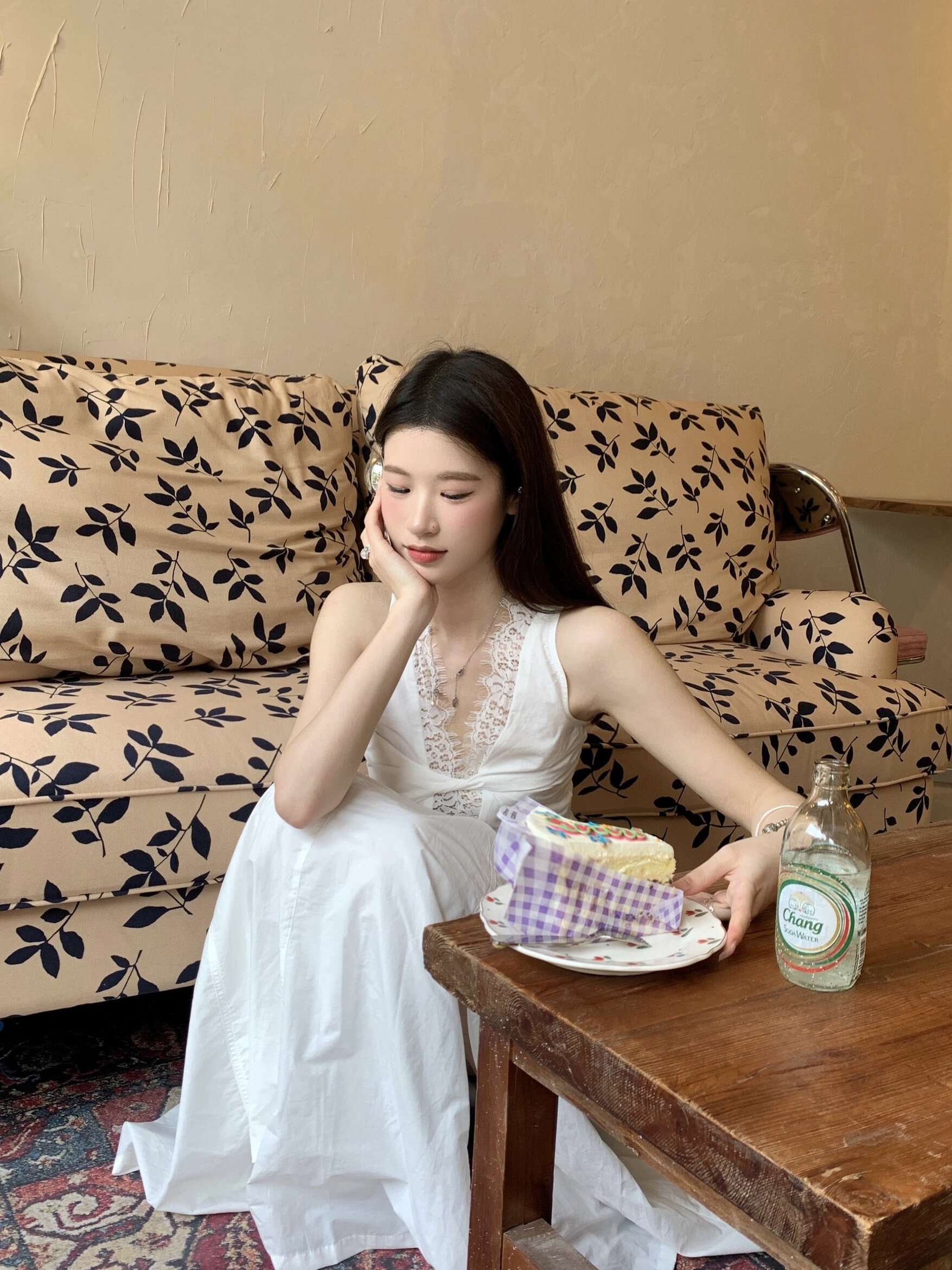 French Summer V-Neck Lace Dress Women's A-Line Vintage Slim Long Dress - Elegant 90s Inspired Style French Summer V-Neck Lace Dress Women's A-Line Vintage Slim Long Dress - Elegant 90s Inspired Style