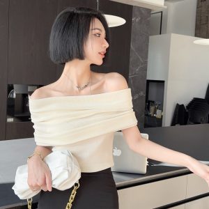 French Vintage Off-Shoulder Short Sleeve Knitted Top for Women - Light Fabric Slim-Fit Versatile Base Layer for Spring and Summer