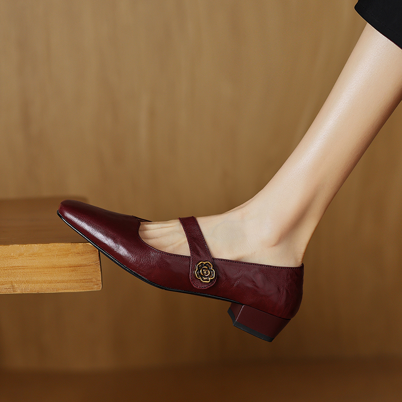 French Vintage Style Square-Toe Mary Jane Shoes with Chunky Low Heels - Italian Designer Inspired, Retro Fashion Footwear