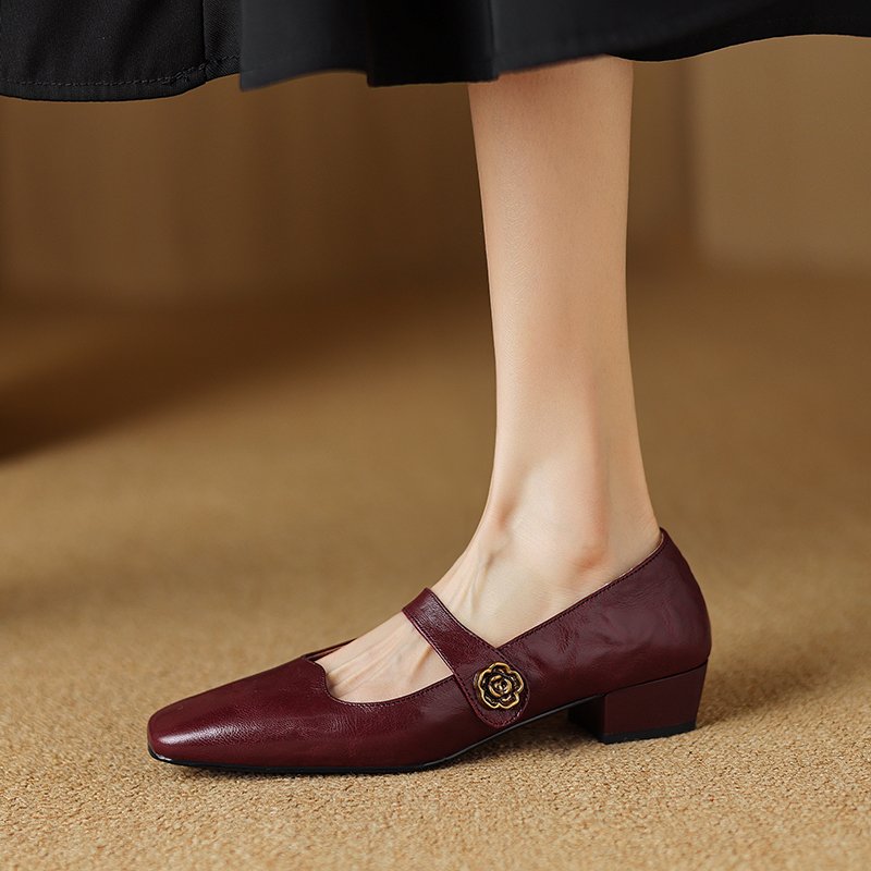 French Vintage Style Square-Toe Mary Jane Shoes with Chunky Low Heels - Italian Designer Inspired, Retro Fashion Footwear