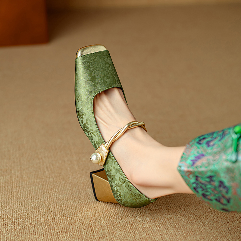 Genuine Leather Chinese-Style Square-Toe Mary Jane Shoes with Chunky High Heels - Elegant 90s Inspired Footwear Genuine Leather Chinese-Style Square-Toe Mary Jane Shoes with Chunky High Heels - Elegant 90s Inspired Footwear