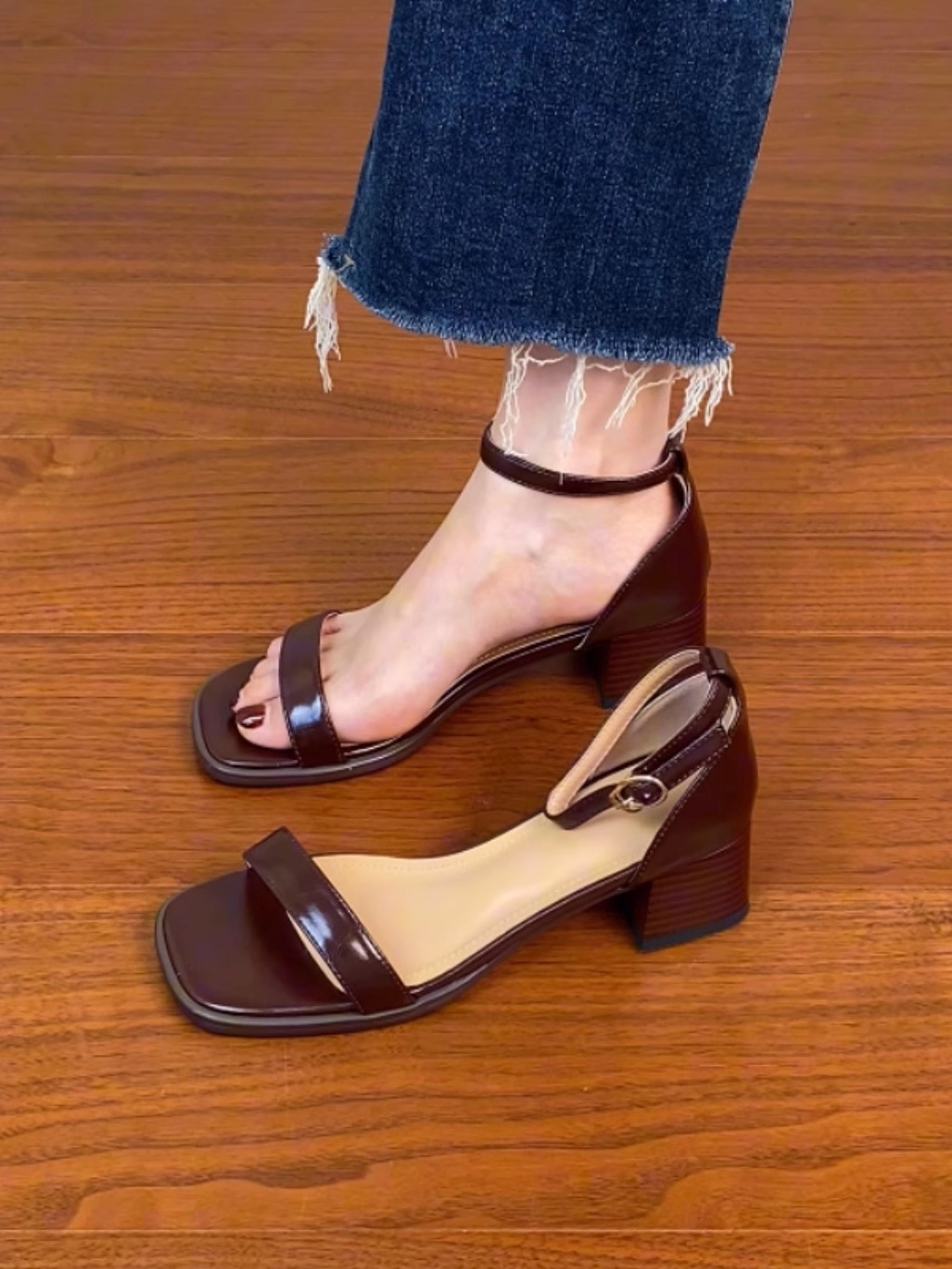Genuine Leather One-Strap Thick-Heeled Open-Toe Sandals for Women - Summer Brown Square-Toe Mid-Heel Shoes Size 41 Genuine Leather One-Strap Thick-Heeled Open-Toe Sandals for Women - Summer Brown Square-Toe Mid-Heel Shoes Size 41
