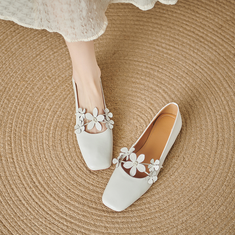 Genuine Leather Square Toe Flower Shallow Mouth Flats for Women - Comfortable Versatile 2025 Trendy Footwear