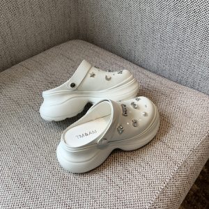 Genuine Leather Thick-Soled Closed-Toe Sandals for Women - 2025 Summer Versatile Half Slippers, Niche Fashion Footwear