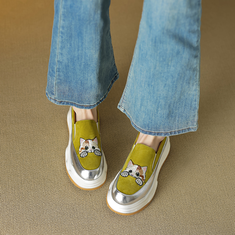 Genuine Leather Thick-Soled Lucky Cat Embroidered Slip-On Loafers for Women - 2025 Height-Increasing Flats, Trendy Y2K Style