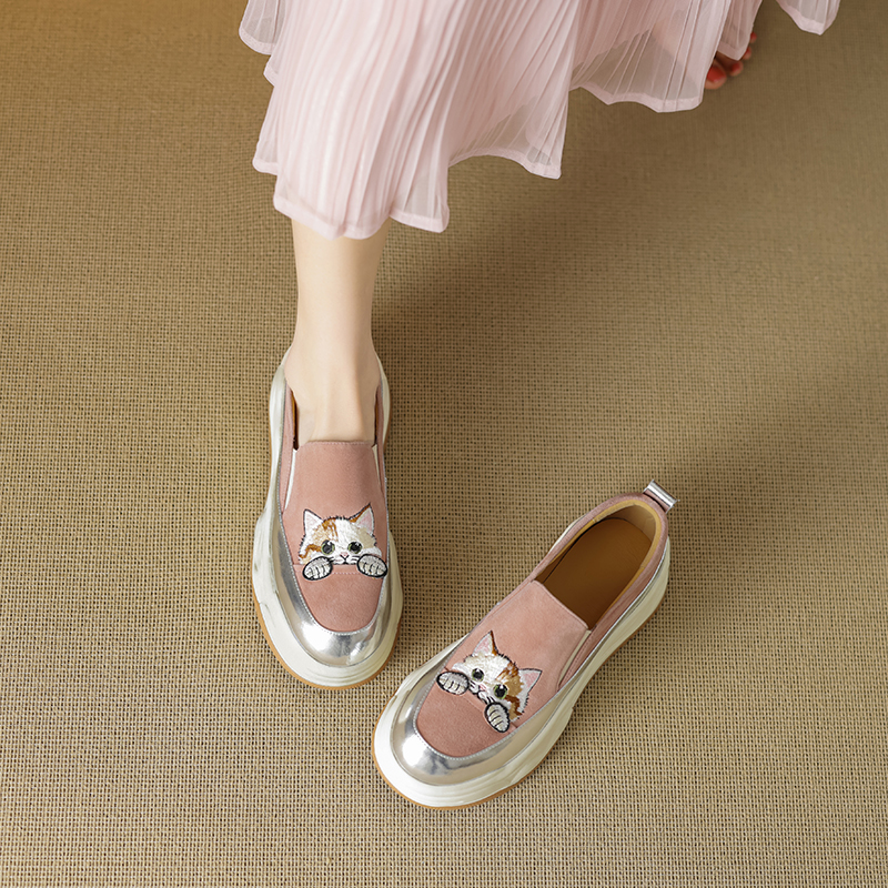 Genuine Leather Thick-Soled Lucky Cat Embroidered Slip-On Loafers for Women - 2025 Height-Increasing Flats, Trendy Y2K Style