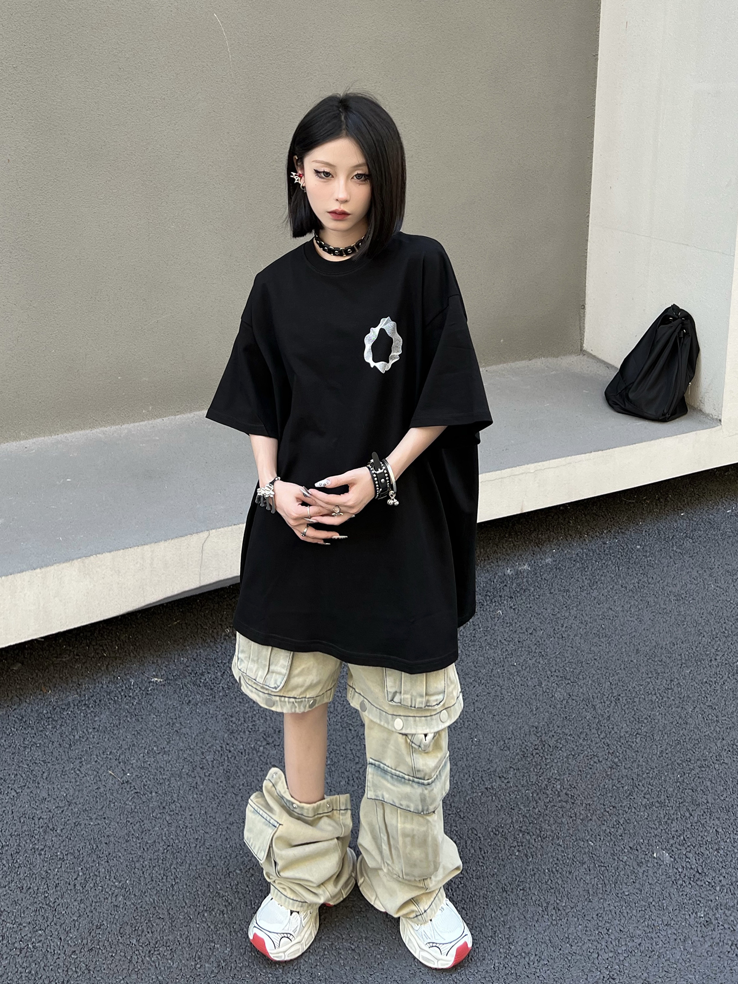 Geometric Print Black Short-Sleeve T-Shirt for Couples - American Street Style Loose Fit High Street Fashion Geometric Print Black Short-Sleeve T-Shirt for Couples - American Street Style Loose Fit High Street Fashion