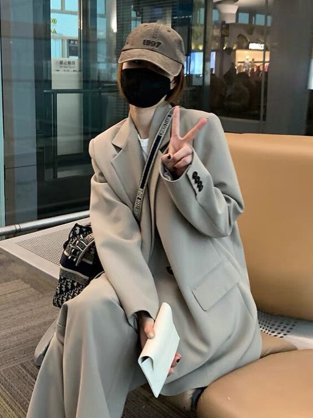 Gray Milk Tea Women's Blazer Coat Two-Piece Set - Casual Loose Suit for Petite Sizes, Spring Autumn 2025 Fashion Gray Milk Tea Women's Blazer Coat Two-Piece Set - Casual Loose Suit for Petite Sizes, Spring Autumn 2025 Fashion