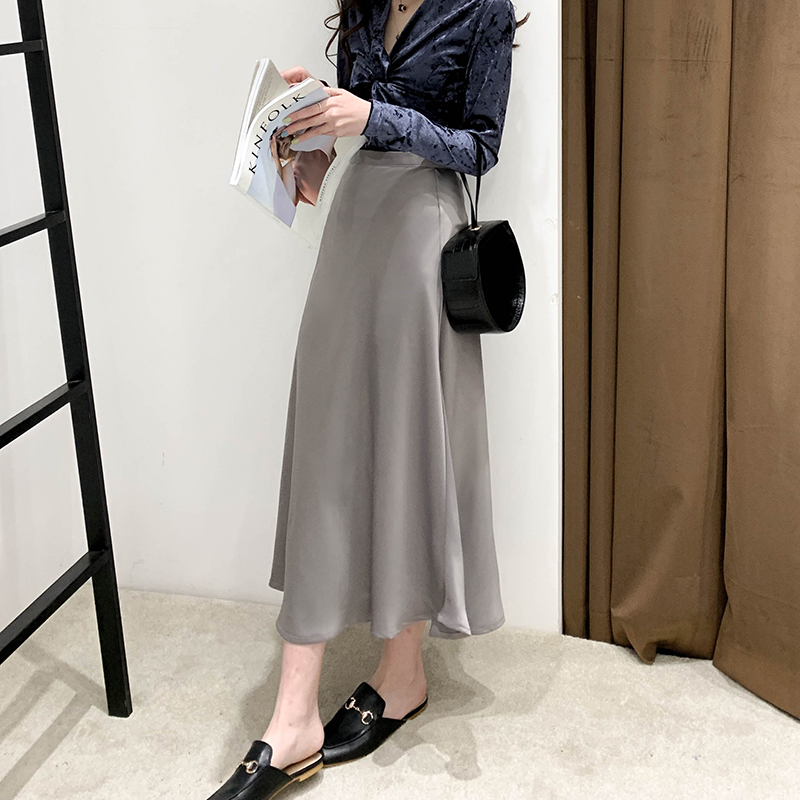 Gray Satin Sheen Diagonal-Cut Fishtail Skirt - Women's Bodycon Mid-Length for Spring/Summer 2025 Fashion
