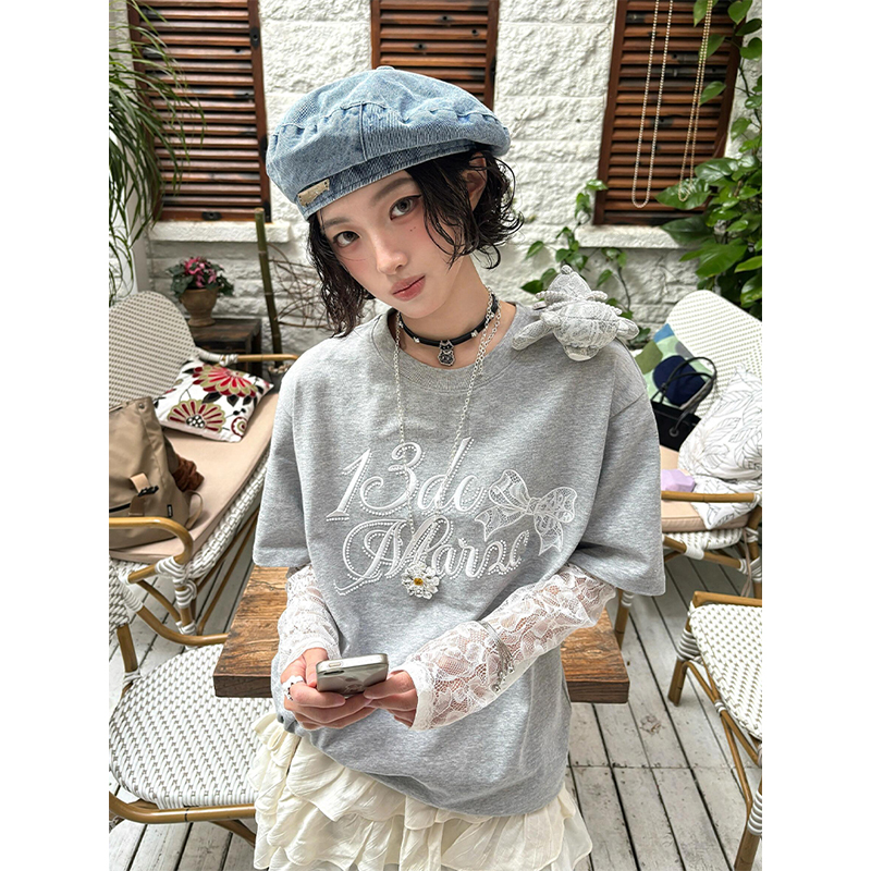 Gray Short Sleeve Women's Summer Lace Spliced Round Neck T-Shirt - Loose Casual Top for a Relaxed, Effortless Look