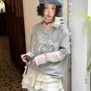 Gray Short Sleeve Women's Summer Lace Spliced Round Neck T-Shirt - Loose Casual Top for a Relaxed, Effortless Look