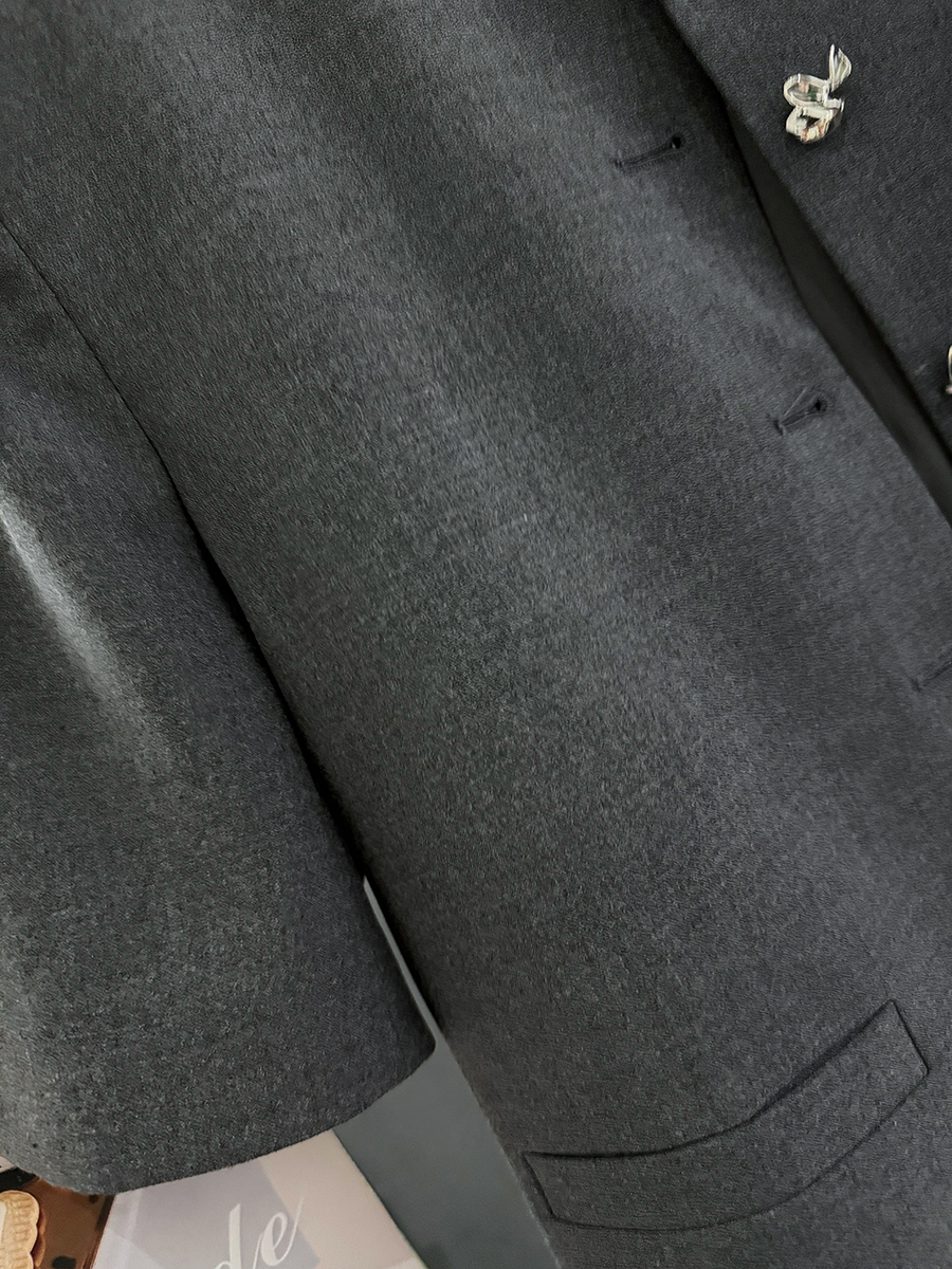 Gray Textured Lightweight Suit Jacket for Women - Slimming Summer Style, Mature Streetwear, 2025 Fashion Trend Gray Textured Lightweight Suit Jacket for Women - Slimming Summer Style, Mature Streetwear, 2025 Fashion Trend