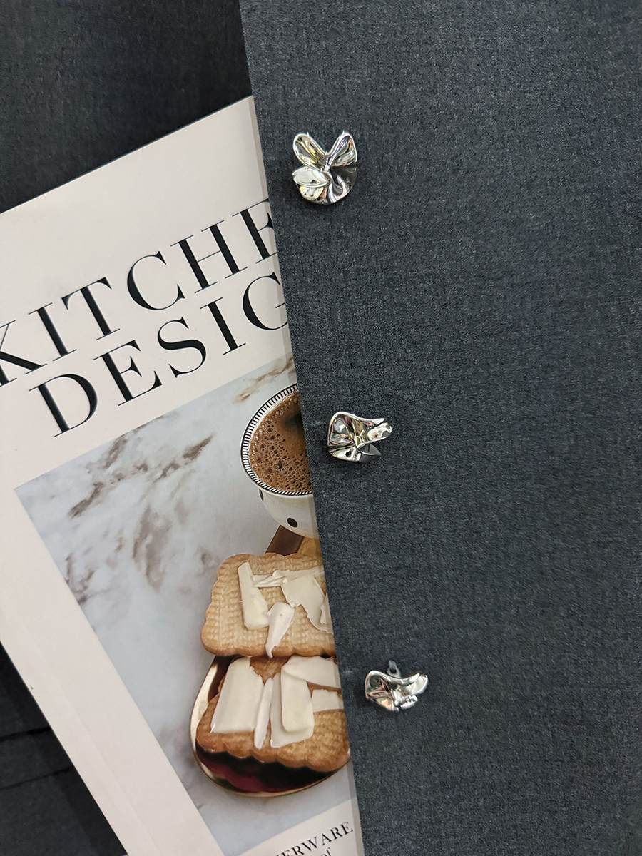 Gray Textured Lightweight Suit Jacket for Women - Slimming Summer Style, Mature Streetwear, 2025 Fashion Trend Gray Textured Lightweight Suit Jacket for Women - Slimming Summer Style, Mature Streetwear, 2025 Fashion Trend