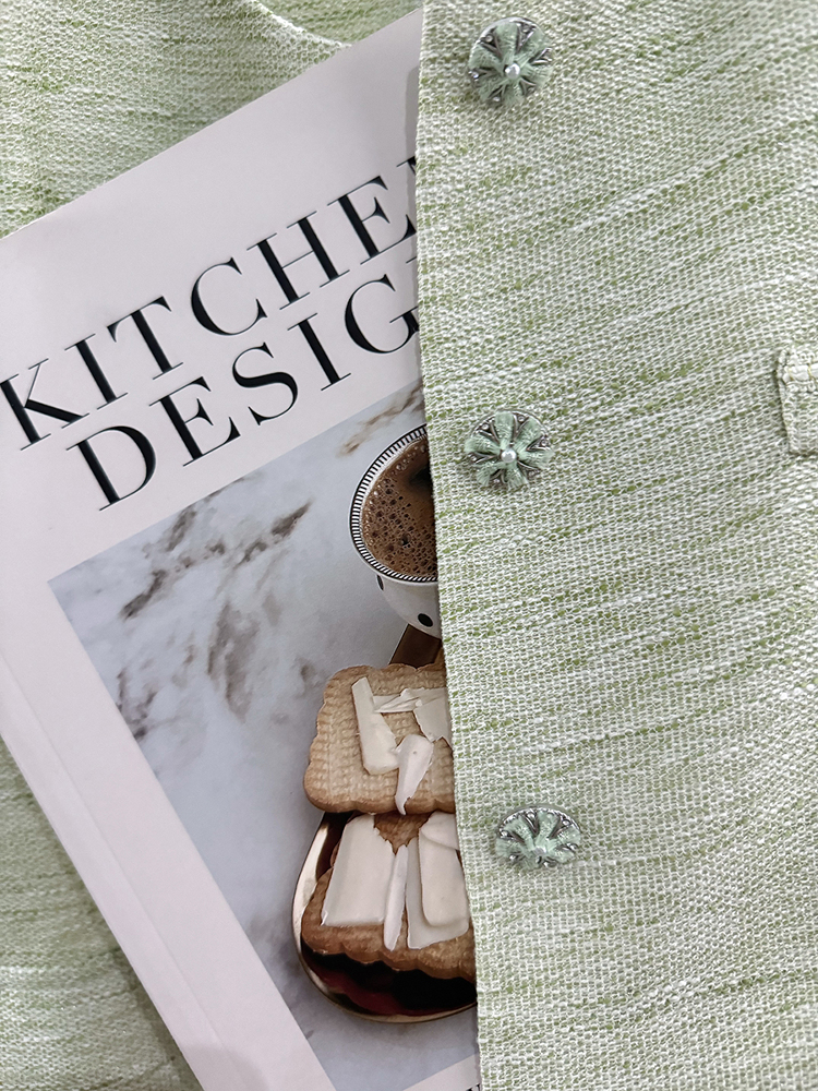 Green Korean Style Lightweight Women's Jacket - Trendy Short Cardigan for Summer 2025, Ultra-Stylish Commuter Top Green Korean Style Lightweight Women's Jacket - Trendy Short Cardigan for Summer 2025, Ultra-Stylish Commuter Top