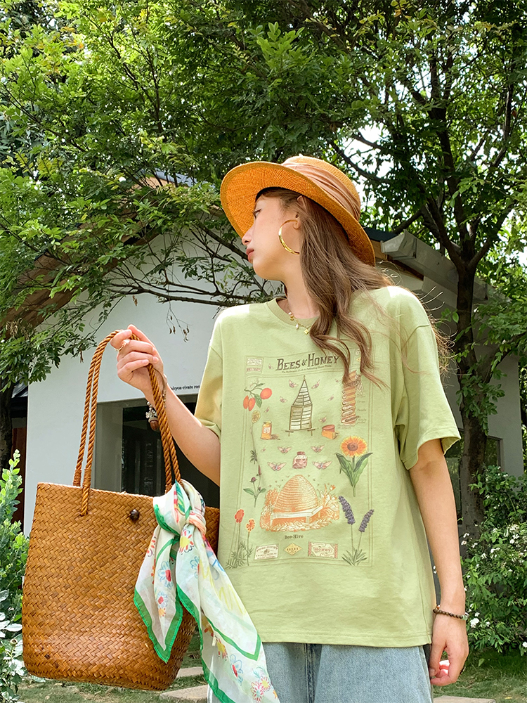 Green Retro Printed Short Sleeve T-Shirt for Women - Vintage Style Loose Drop Shoulder Top for Summer, 90s Inspired Green Retro Printed Short Sleeve T-Shirt for Women - Vintage Style Loose Drop Shoulder Top for Summer, 90s Inspired