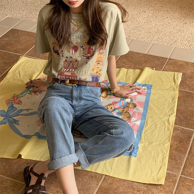 Green Short Sleeve Vintage T-Shirt for Women with Japanese Retro Girl Print, Loose Fit Pure Cotton Summer Top Green Short Sleeve Vintage T-Shirt for Women with Japanese Retro Girl Print, Loose Fit Pure Cotton Summer Top