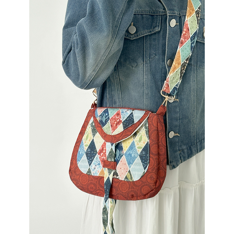 Handmade Chinese-Style Retro Hanfu Qipao Shoulder Crossbody Bag for Women - Vintage-Inspired Fashion Accessory Handmade Chinese-Style Retro Hanfu Qipao Shoulder Crossbody Bag for Women - Vintage-Inspired Fashion Accessory