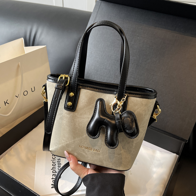 Handmade Women's Tote Bucket Bag - Casual Gradient Crossbody Bag, 2025 New Style, Three-Dimensional Design, Trendy Fashion Accessory