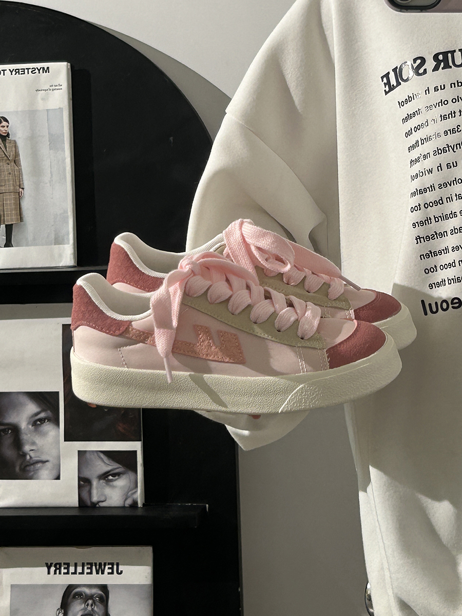 Harajuku Style White Sneakers for Couples - Lightweight, Breathable, Soft Sole Casual Skate Shoes for Summer Harajuku Style White Sneakers for Couples - Lightweight, Breathable, Soft Sole Casual Skate Shoes for Summer