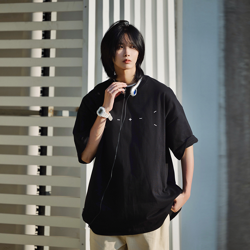 Heavy-Duty Embroidered Short Sleeve T-Shirt for Men - Simple Versatile Japanese Style Top for Spring and Summer Fashion