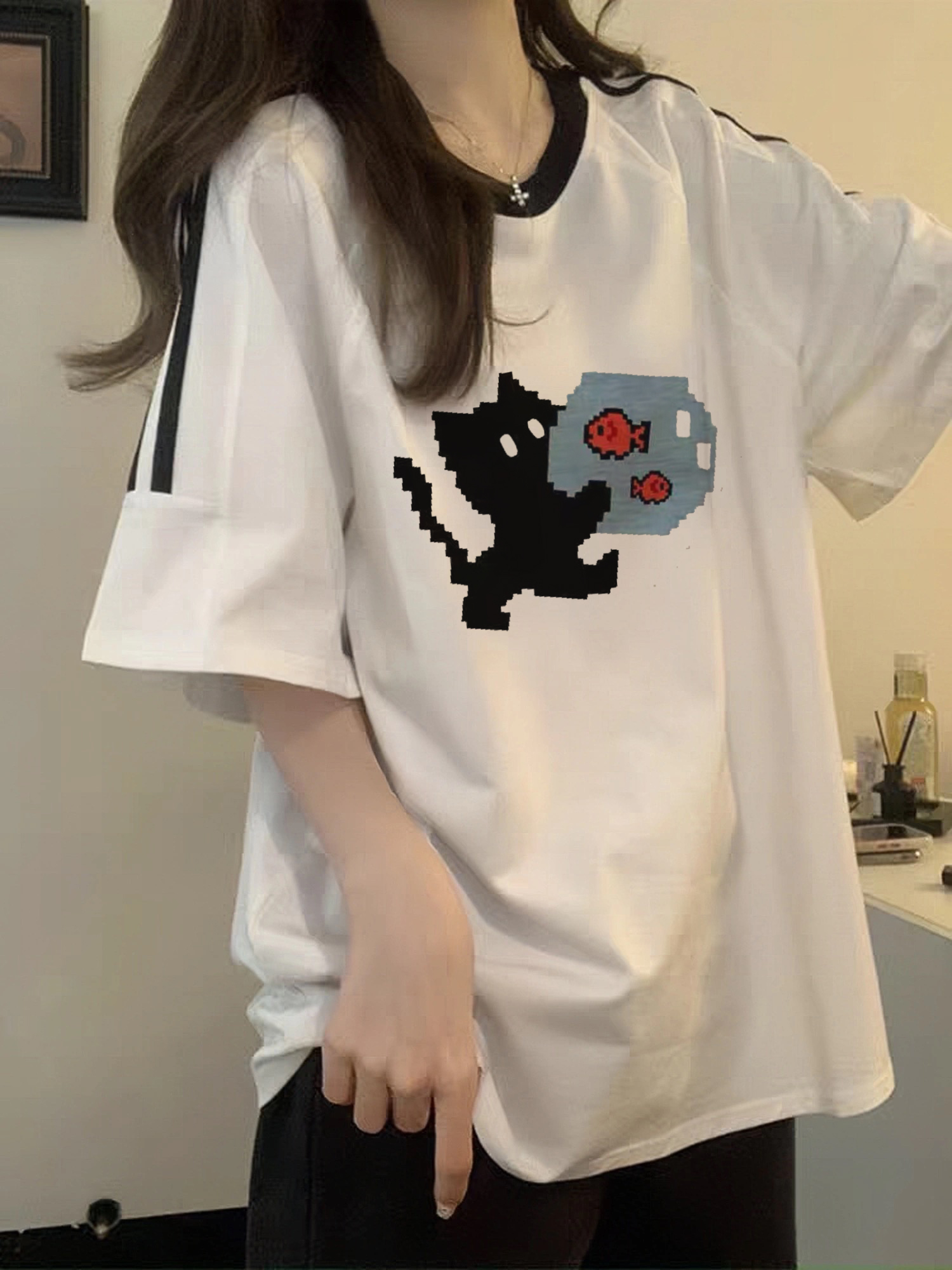 Heavyweight Pure Cotton White Short-Sleeve T-Shirt for Girls with Three Stripes and Spliced Design - Summer Raglan Top for Juniors Heavyweight Pure Cotton White Short-Sleeve T-Shirt for Girls with Three Stripes and Spliced Design - Summer Raglan Top for Juniors