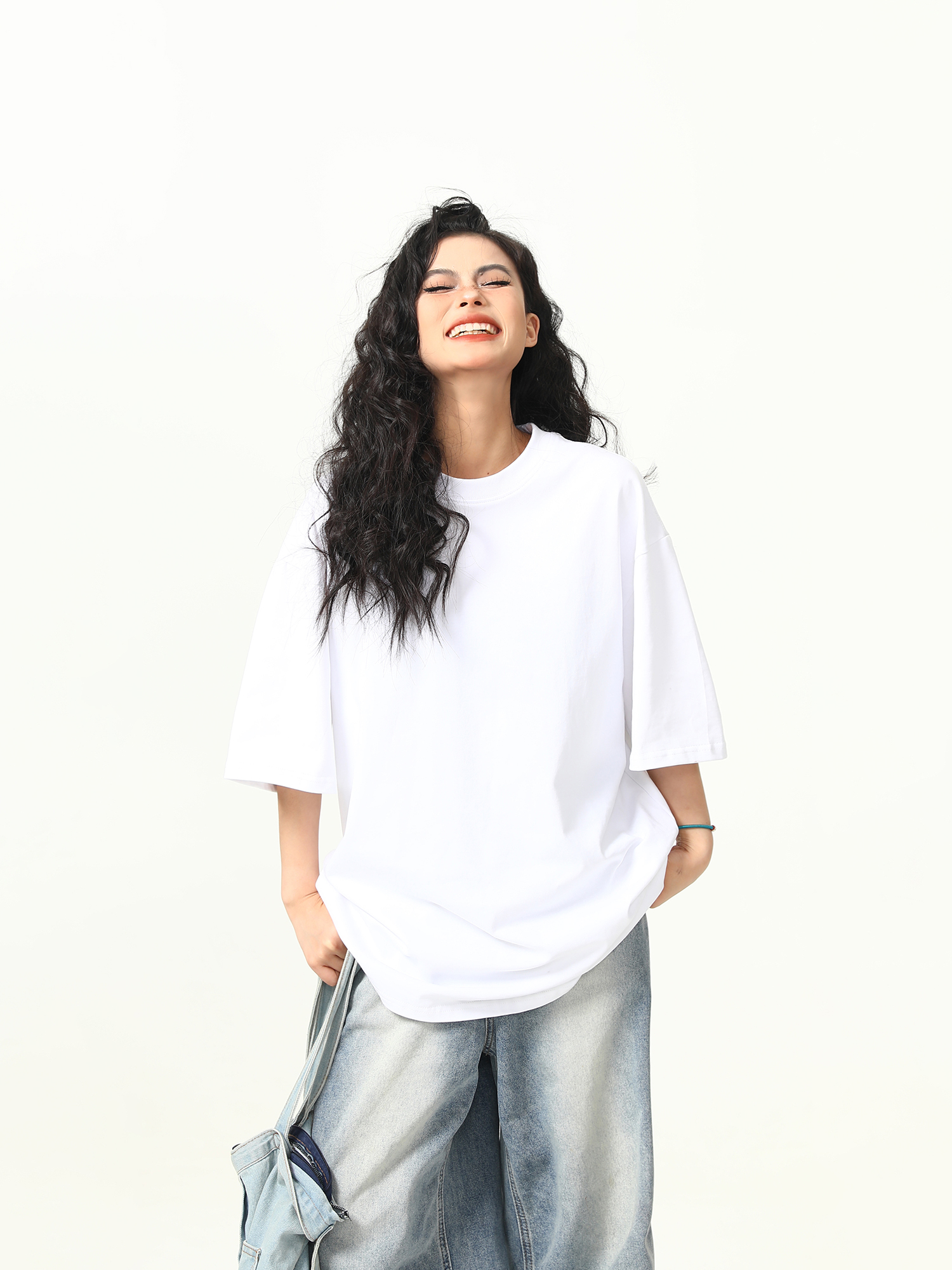 Heavyweight Solid Color Short Sleeve T-Shirt for Men and Women, Loose Fit, Versatile Base Layer, Casual Unisex Fashion Top Heavyweight Solid Color Short Sleeve T-Shirt for Men and Women, Loose Fit, Versatile Base Layer, Casual Unisex Fashion Top