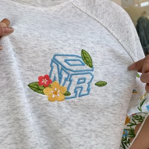 High-End Embroidered Floral Letter Short Sleeve T-Shirt for Women - Summer American Style Heavyweight Raglan Top