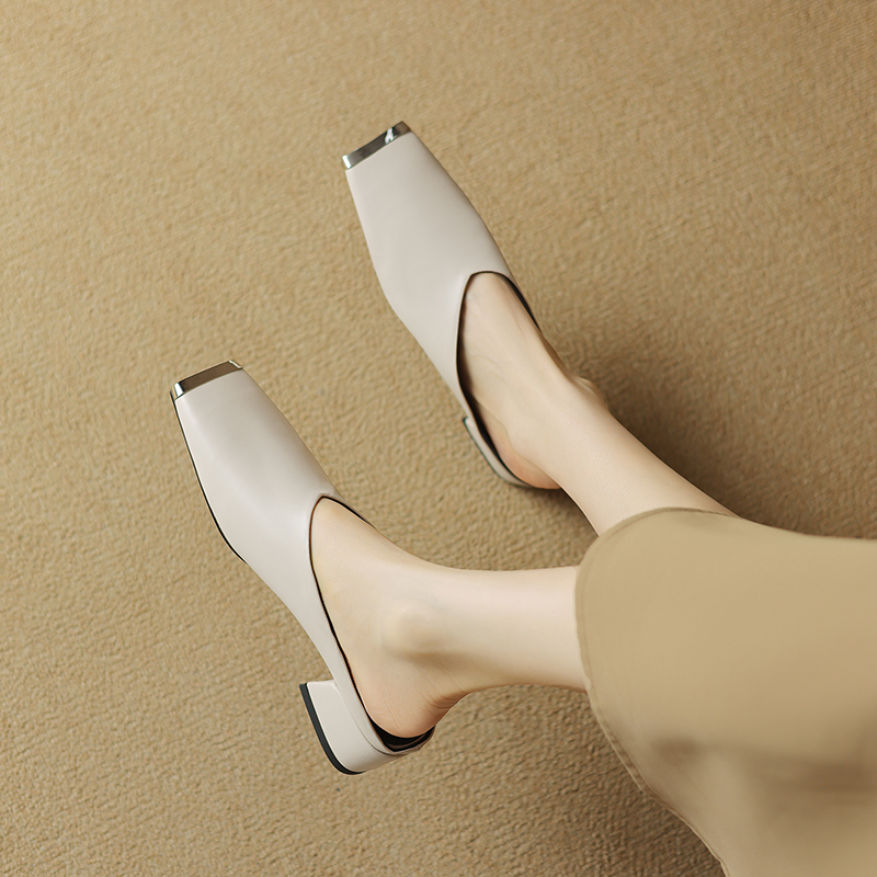 High-End Genuine Leather Open-Toe Half Slippers - Chunky Heels Outdoor Mule Shoes for Effortless Italian Style