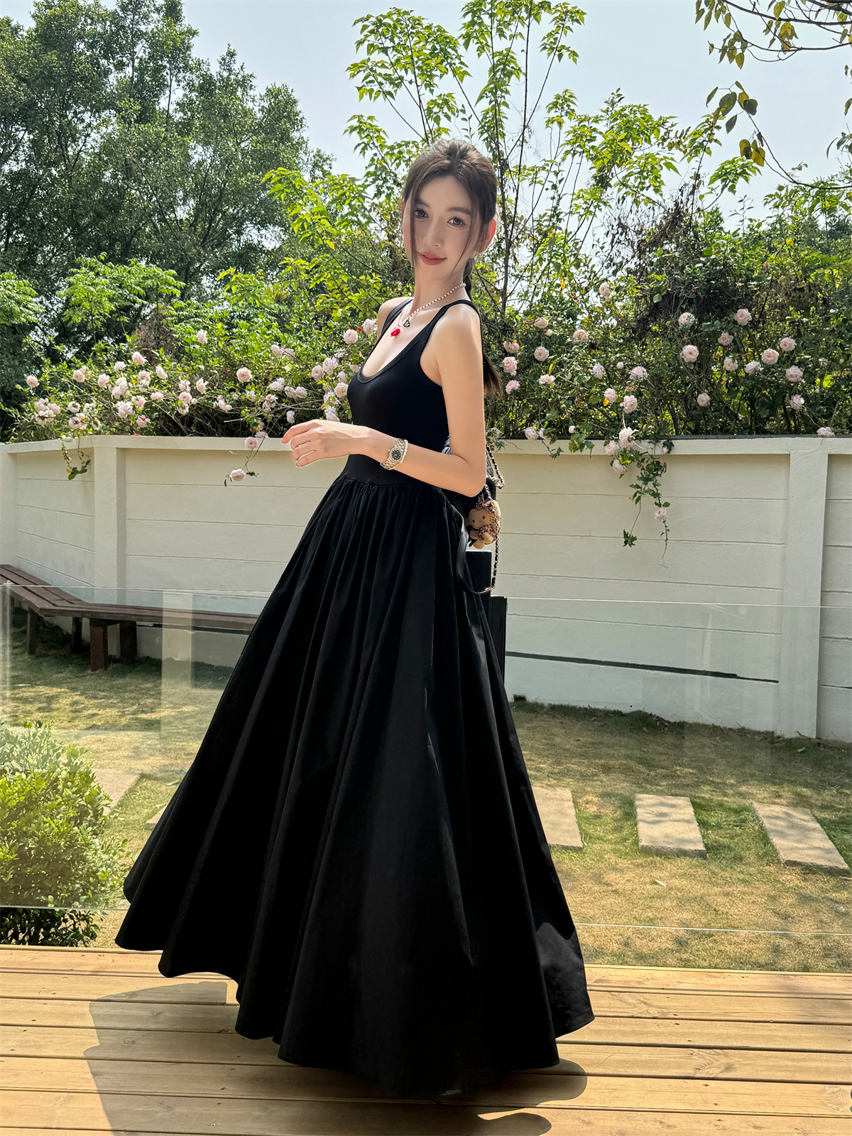 High-End Light Fabric Black Long Vest Dress with Slim Waist - Summer Floor-Length Skirt Fashion High-End Light Fabric Black Long Vest Dress with Slim Waist - Summer Floor-Length Skirt Fashion