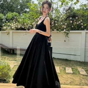 High-End Light Fabric Black Long Vest Dress with Slim Waist - Summer Floor-Length Skirt Fashion