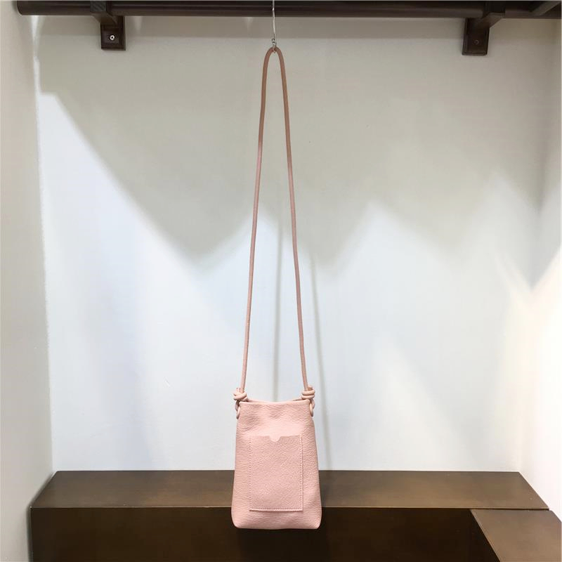 High-End Lychee Pattern Crossbody Phone Bag - Versatile Vertical Small Bag for Spring/Summer 2025 Trend High-End Lychee Pattern Crossbody Phone Bag - Versatile Vertical Small Bag for Spring/Summer 2025 Trend