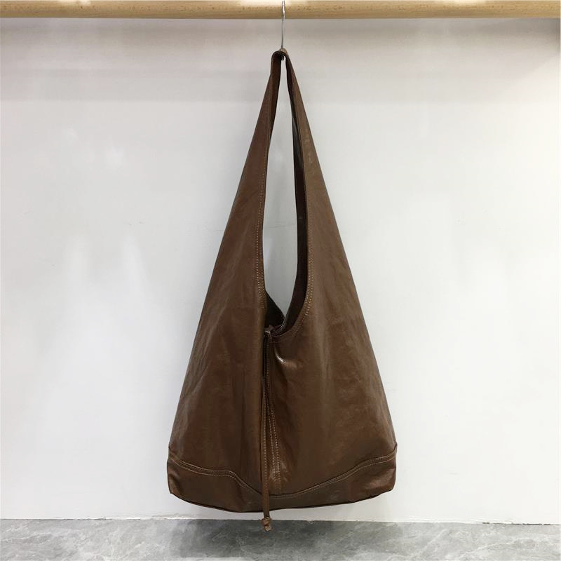 High-End Retro Soft Leather Triangular Tote Bag - Versatile Commuter Shoulder Bag for Work, Korean Style Fashion Accessory High-End Retro Soft Leather Triangular Tote Bag - Versatile Commuter Shoulder Bag for Work, Korean Style Fashion Accessory