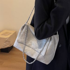 High-End Textured Chain Tote Bag for Women - Versatile Large-Capacity Shoulder Bag for Classes & Fashionable Commuting, 2025