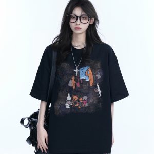 High Street Graffiti Short-Sleeve T-Shirt for Women - Casual Loose-Fit Summer Tee with 