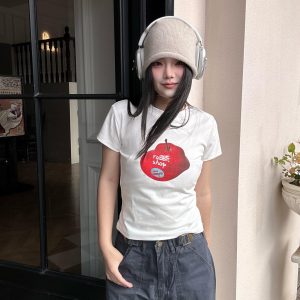High-Stretch Slim Fit Short-Sleeve T-Shirt for Women with Fun Apple Print - Korean Style Cotton Top