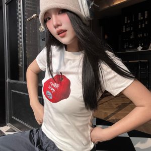 High-Stretch Slim Fit Short-Sleeve T-Shirt for Women with Fun Apple Print - Korean Style Cotton Top