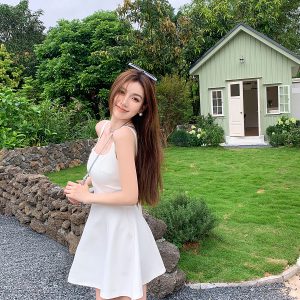 High Waist A-Line Short Skirt for Tall Women - Elegant Spring Summer Dress with Square Neck and Spaghetti Straps, Slimming Fit