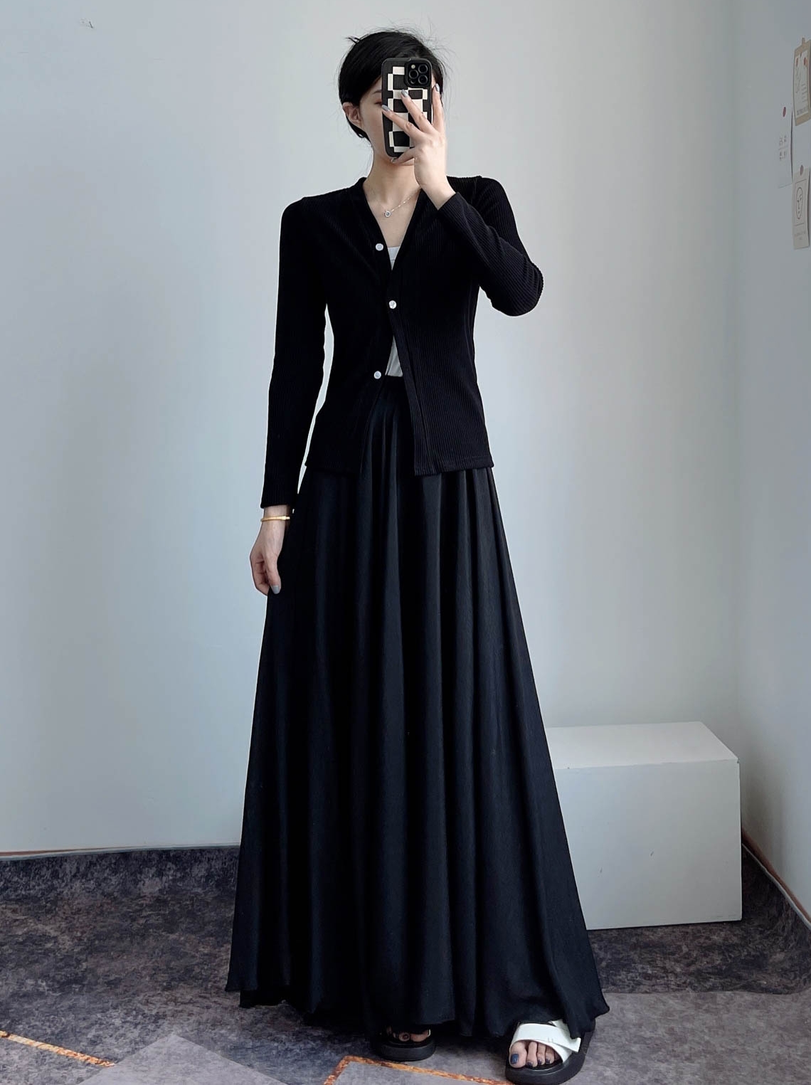 High-Waisted A-Line Long Skirt in Wrinkle-Resistant Cotton-Linen, Solid Color, Large Swing, Slimming Design for Spring & Summer High-Waisted A-Line Long Skirt in Wrinkle-Resistant Cotton-Linen, Solid Color, Large Swing, Slimming Design for Spring & Summer