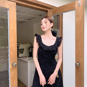 High-Waisted Black Floral Chiffon Long Dress with Slimming Square Neckline - Elegant Summer Vacation Style