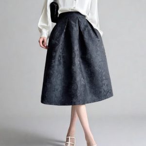 High-Waisted Black Vintage Jacquard Puff Skirt - Women's A-Line Half Skirt in Elegant Chinese Style, Slimming Design for a Chic Look
