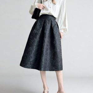 High-Waisted Black Vintage Jacquard Puff Skirt - Women's A-Line Half Skirt in Elegant Chinese Style, Slimming Design for a Chic Look