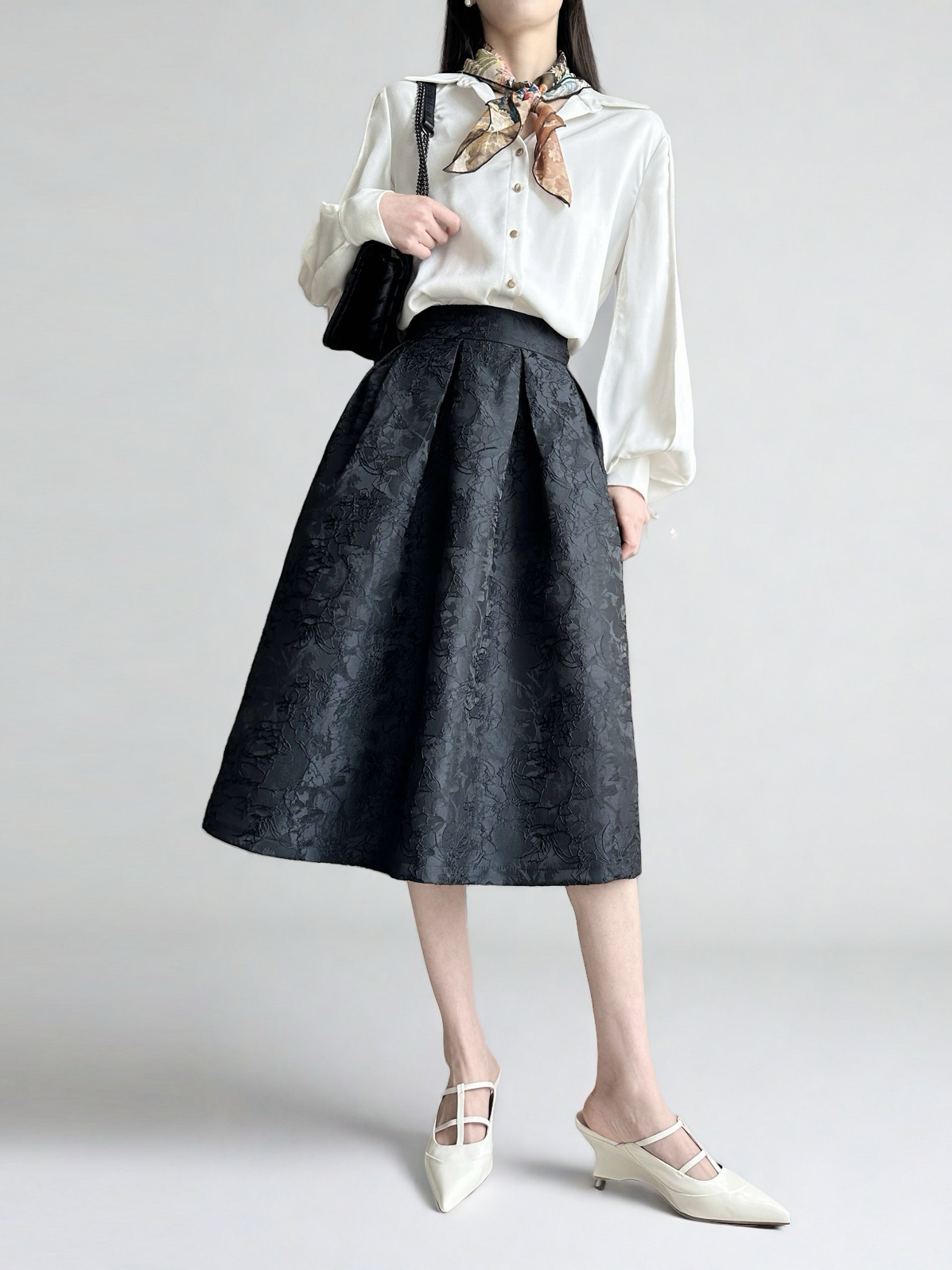 High-Waisted Black Vintage Jacquard Puff Skirt - Women's A-Line Half Skirt in Elegant Chinese Style, Slimming Design for a Chic Look High-Waisted Black Vintage Jacquard Puff Skirt - Women's A-Line Half Skirt in Elegant Chinese Style, Slimming Design for a Chic Look