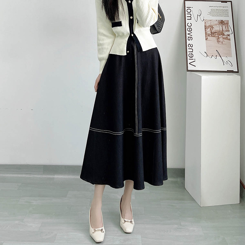 High-Waisted Color-Blocked A-Line Denim Skirt with Zipper - Flattering Flared Design for Spring and Summer 2025