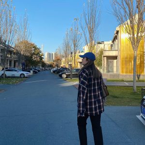 High-Waisted Plus-Size Ripped Straight-Leg Black Jeans, Stretchy Slimming Nine-Point Tapered Pants for Versatile Y2K Style