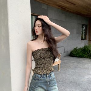 High-Waisted Retro Denim Shorts for Women - Casual Loose Slim Fit Summer Style - Petite Straight Cut Fashion 90s Trend