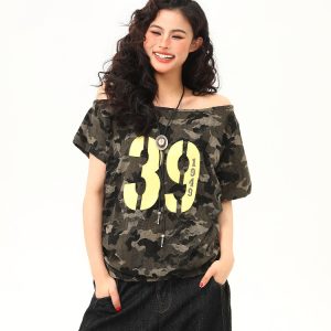 Hot Girl Off-Shoulder Camouflage Letter T-Shirt for Women, Slim-Fit Short Crop Top, Trendy Summer Drawstring Style